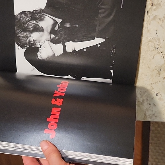 John Lennon-  LIFE magazine, biography, and photographers remembering 128 pages. - Picture 7 of 7